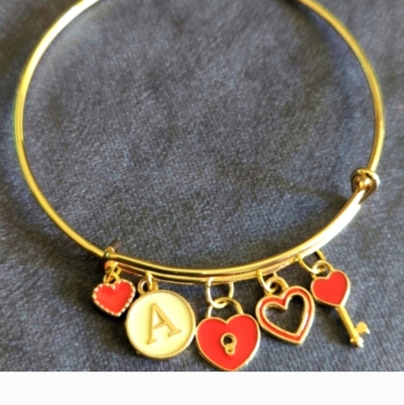 bite & pout "S" Silver Initial Bangle - Picture 4 of 5